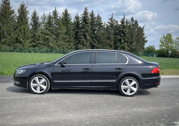 Skoda Superb cena 54900 przebieg: 249000, rok produkcji 2014 z Kuźnia Raciborska małe 301